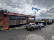 Venta y permuta hasta 70% amplia casa en Cota sin...
