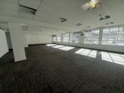 Venta/alquiler Oficina + 2 cocheras + baulera