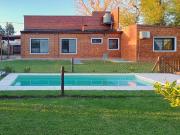 VENTA/PERMUTA Casa 3 dormitorios con jardín y piscina...