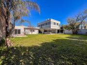 VENTA/PERMUTA Casa de 3 Dormitorios, Jardin y Parrillero...