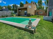 VENTA/PERMUTA Casa de 3 dormitorios y pileta. Tierra de...
