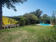 VENTA/PERMUTA Casa de 4 Dormitorios con pileta y jardin,...