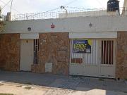 Venta/Permuta Casa Dos Dormitorios Cochera. Zona Sur