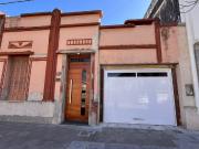 VENTA/PROPIEDAD CÉNTRICA/SERVICIOS/PILETA