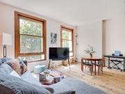 Vente Appartement 2 pièces 57.01 m2 Paris 10ème