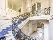 Vente Appartement 2 pièces 68.61 m2 Paris 16ème