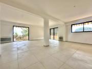 Vente Appartement 4 pièces 132.35 m2 Saint Laurent du Var