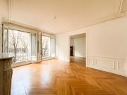 Vente Appartement 4 pièces 82.21 m2 Paris 18ème