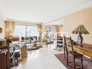 Vente Appartement 5 pièces + cuisine 121,52 m² 300 Vente Appartement 5 pièces + cuisine 121,52 m² 300