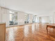 Vente Appartement 7 pièces 325.59 m2 Paris 16ème