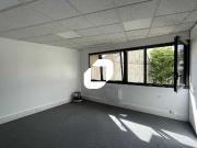 Vente bureaux Courbevoie, proche transports en commun et...