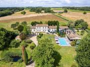Vente Château 17 pièces 900 m2 Bordeaux