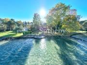 Vente MAGNIFIQUE PIEDS DANS L'EAU DANS DOMAINE PRIVÉ...