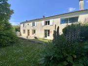 Vente Maison 10 pièces 214 m2 Saint Fort sur Gironde