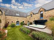 Vente Maison 10 pièces 377 m2 Melrand