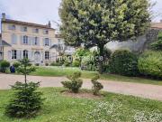 Vente Maison 11 pièces 471 m2 Saint Jean d'Angély