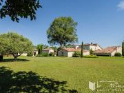 Vente Maison 12 pièces 420 m2 Taïx