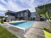Vente Maison 13 pièces 380 m2 Les Abrets