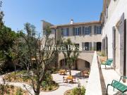 Vente Hôtel particulier 20 pièces 1152 m2 Nimes