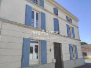 Vente Maison 4 pièces 117 m2 Saint Jean d'Angély