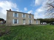 Vente Maison 6 pièces 186 m2 Saint Jean de Beugné