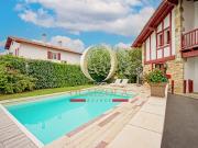 Vente Maison 6 pièces 200 m2 Saint Pée sur Nivelle