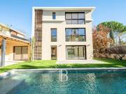 Vente Maison 7 pièces 240 m2 Aix en Provence