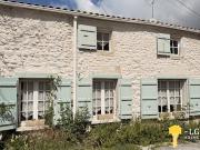 Vente Maison 7 pièces 240 m2 Semussac