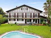 Vente Maison 9 pièces 215 m2 Ascain