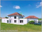 Vente Maison 9 pièces 213.09 m2 Uzein