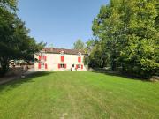 Vente Propriété 11 pièces 298 m2 Lussac les Châteaux