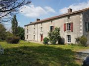 Vente Propriété 6 pièces 190 m2 Bazoges en Pareds