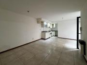 Vera Mujica 368 00 01 Departamento de pasillo 2...