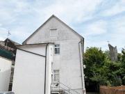 Vermietetes Mehrfamilienhaus mit 4 Wohnungen. Rückbau...