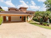 Imperdível casa em condomínio para venda e locação com 4...