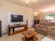 Elegante casa tipo para venda em Jardim São José Zona...