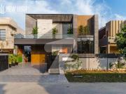 Very close to dolmen mall ultra modern luxurious house...