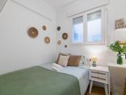 Very comfy single bedroom in El Camp de l'Arpa del Clot