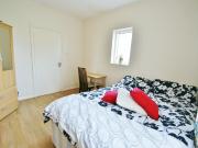 Very cool double bedroom close to the East Acton tube...