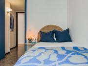 Very cool single bedroom next to the Basílica de la...