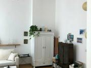 Very large and bright apartment on the corner of...