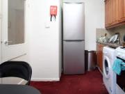 Very nice double bedroom near the Aldgate East tube...