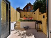Very nice studio with a backyard, near the West...