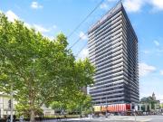 Very Spacious 2 Bedroom Apartment in the Heart of Melbourne