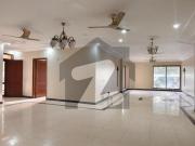 Very Well Maintained 800 Sqyd 2 Unit House Available For...