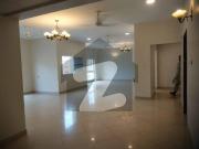 Very Well Maintained And Slightly Renovated 4 Bedroom...