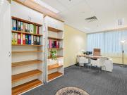 VESATILE CONSULTING ROOM / OFFICE
