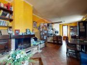 Via A.Bertolini 10 vani 155mq