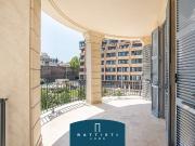 VIA ANIENE TRILOCALE CON BALCONE