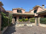 Via Casal Bianco 430 5 vani 160mq